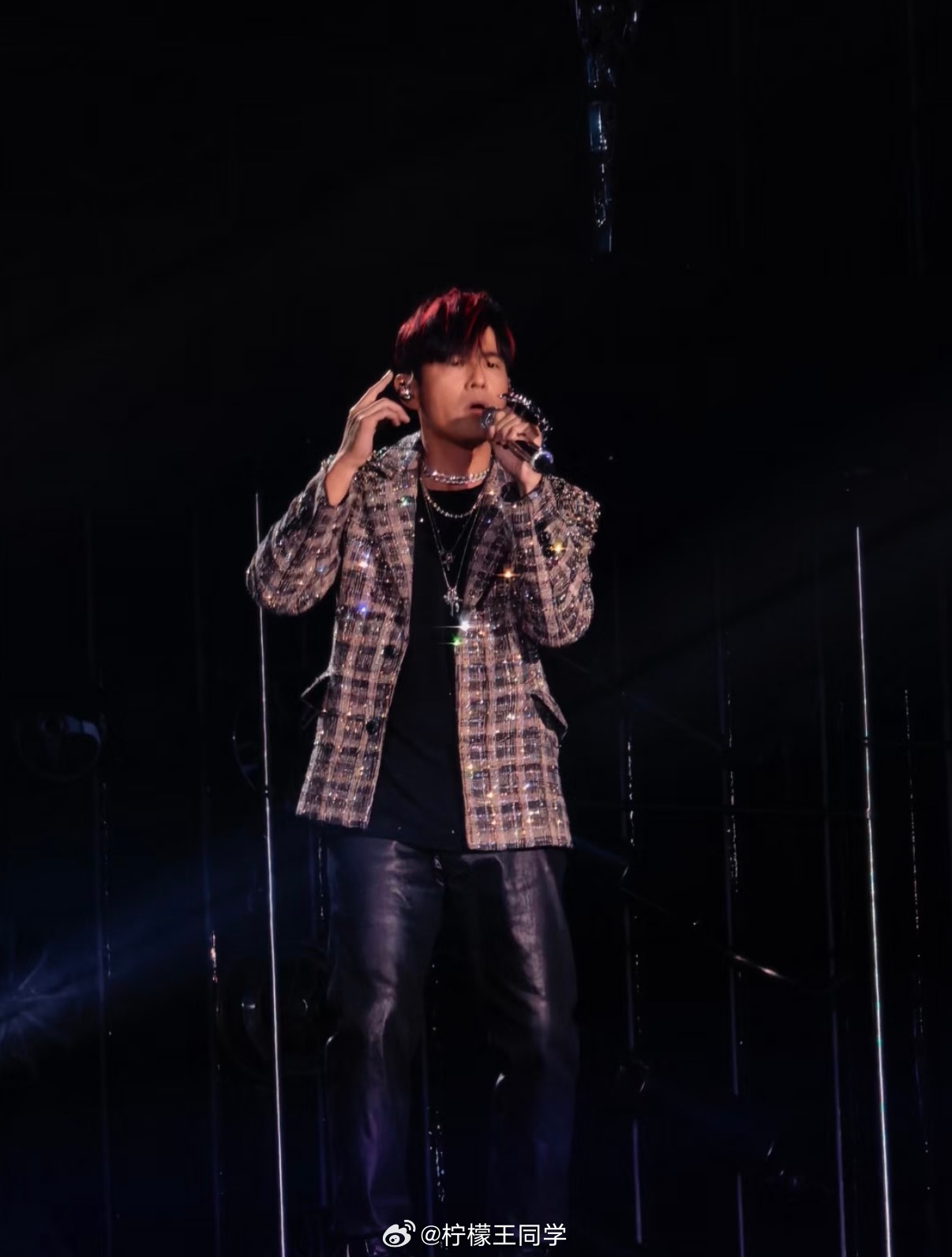 周杰伦3小时演唱会实唱不足90分钟说划水的都是和过去的周杰伦比的…和无与伦比、摩