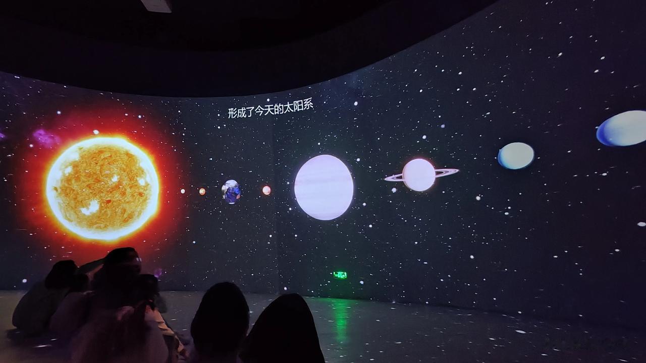 十一小长假第三天，在扬州市仪征市捺山地质公园转了一圈。

门票美团66一张成人票