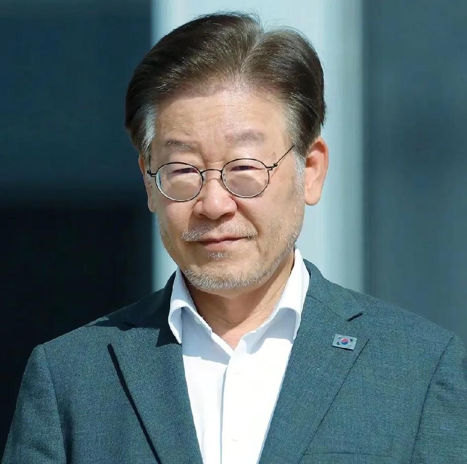 继泰总理阿努廷带头将座驾换成电车后，韩总统李在明也表态了，他说自己因能源问题愁的