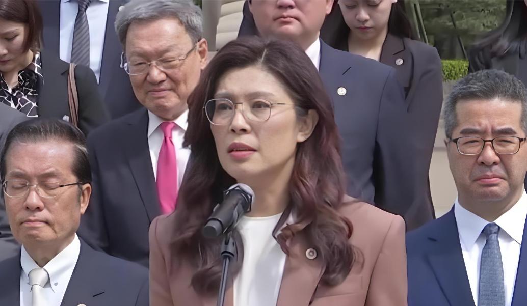 国民党落实大陆十项惠台政策就是快，在短短不到十天时间，第一批访问大陆的青年团体就