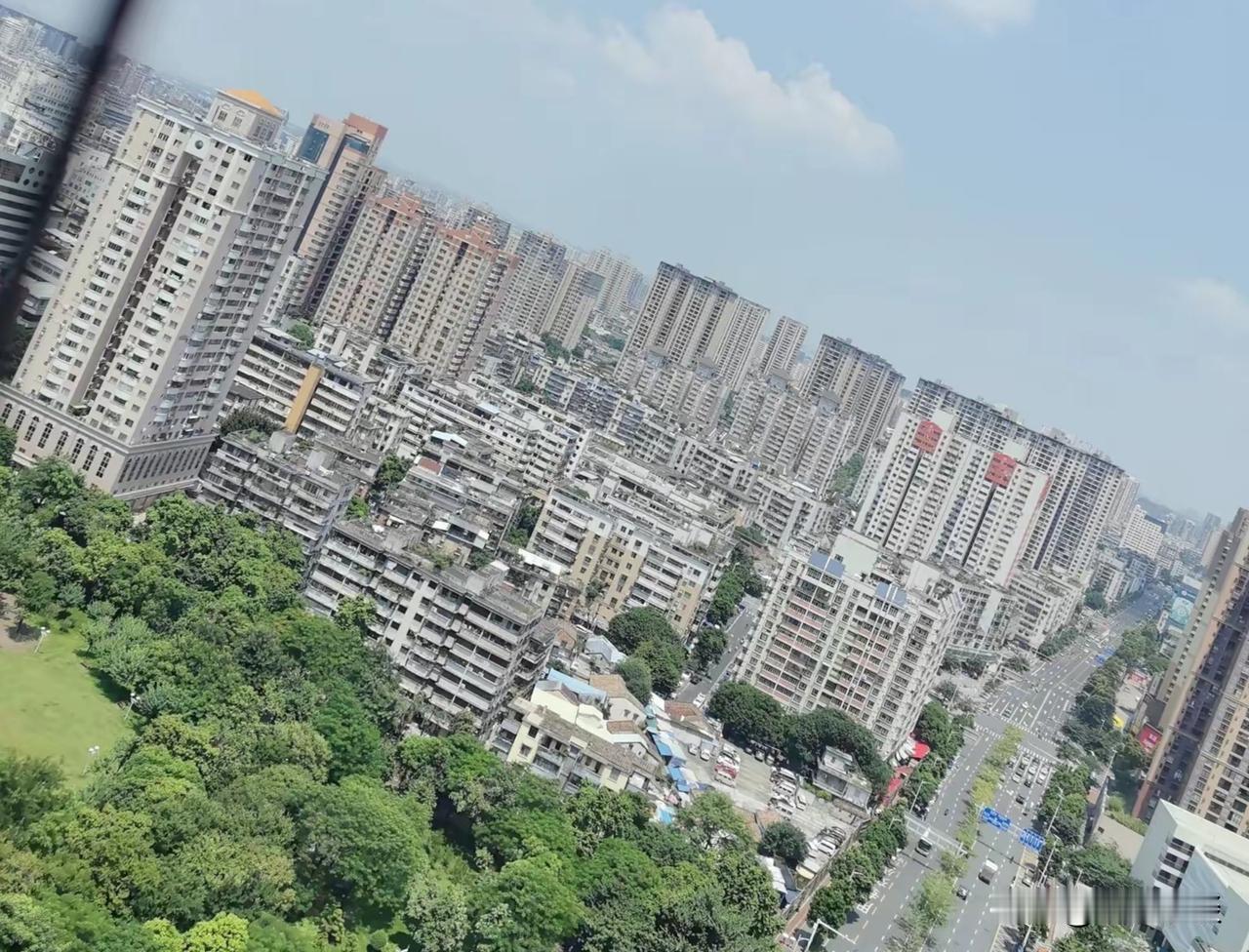在农村，我发现越过越穷的家庭，大都具备这5个特点：

1、外强中干，死要面子活受