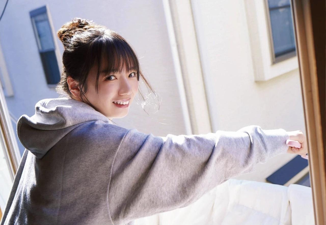 写真集系列/齐藤京子写真，笑容甜美