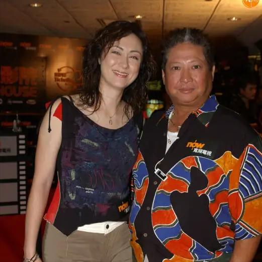 1991年，42岁的洪金宝迎娶26岁二婚貌美娇妻高丽虹，婚礼豪华盛大，惊动了整个