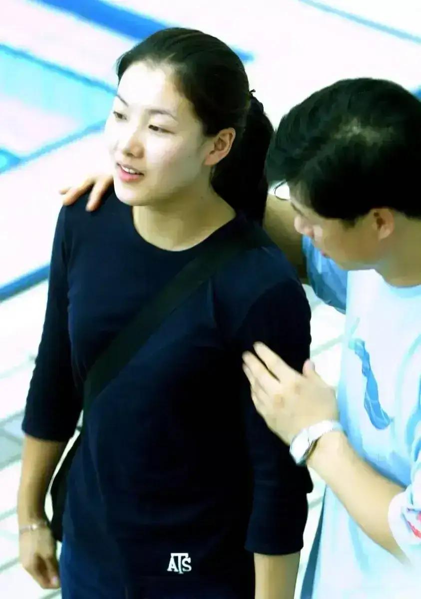 跳水皇后伏明霞年轻时候太美了