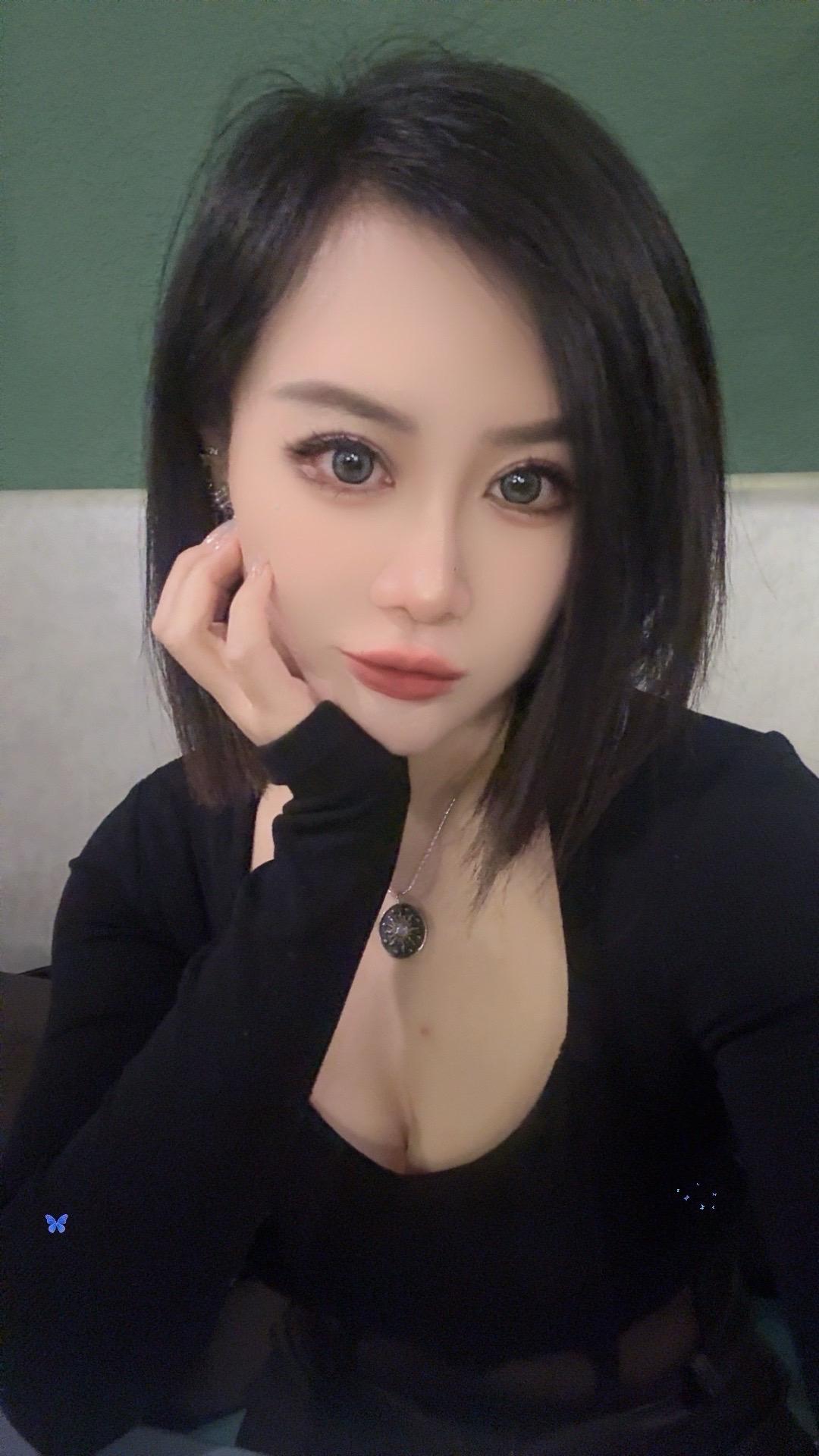 晒晒吧，再闷在家里要发霉了