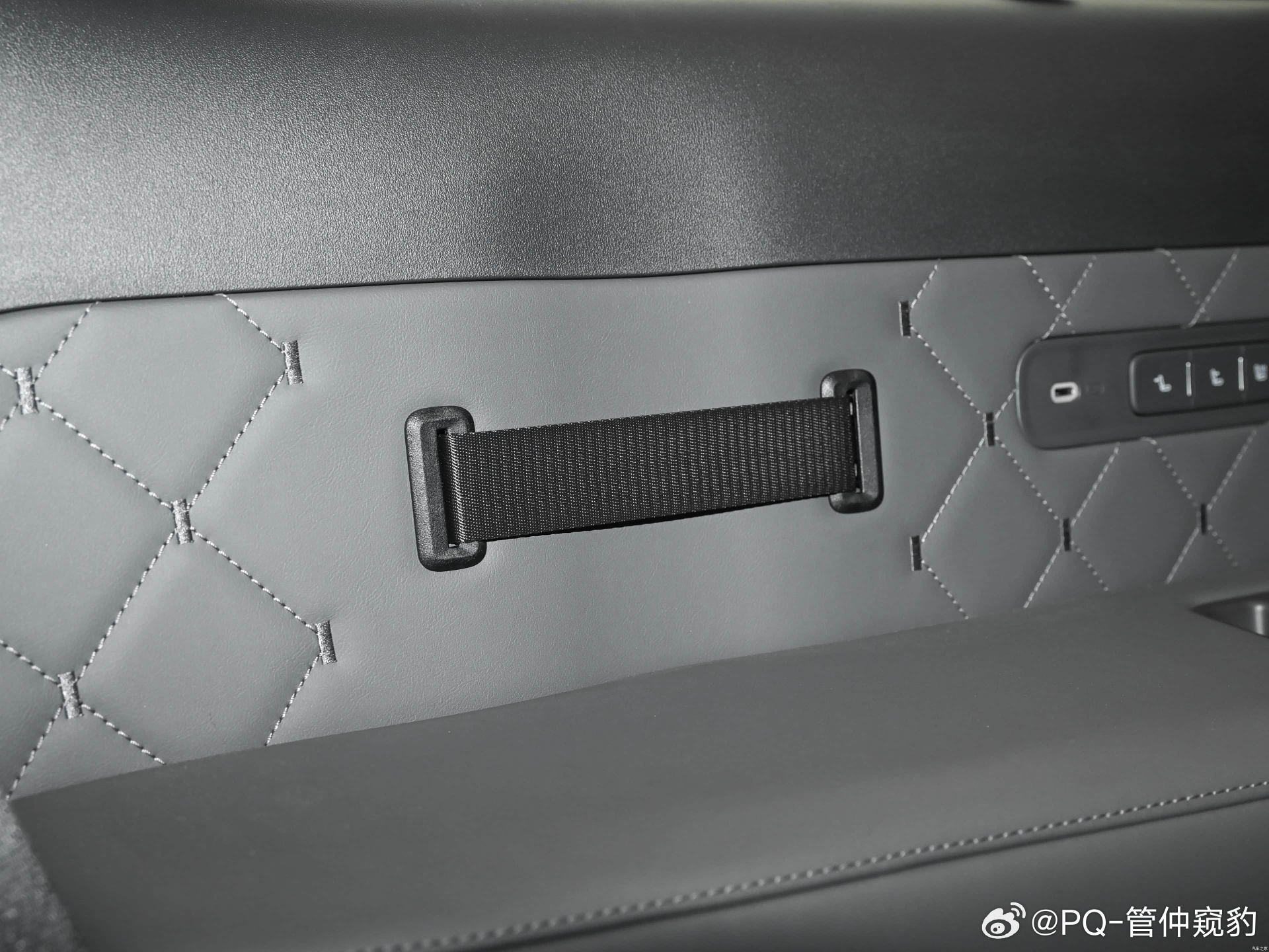 相信各位最近也看了很多魏牌v9x 的评测各大V都在说这个车2.0t发动机，馈电油