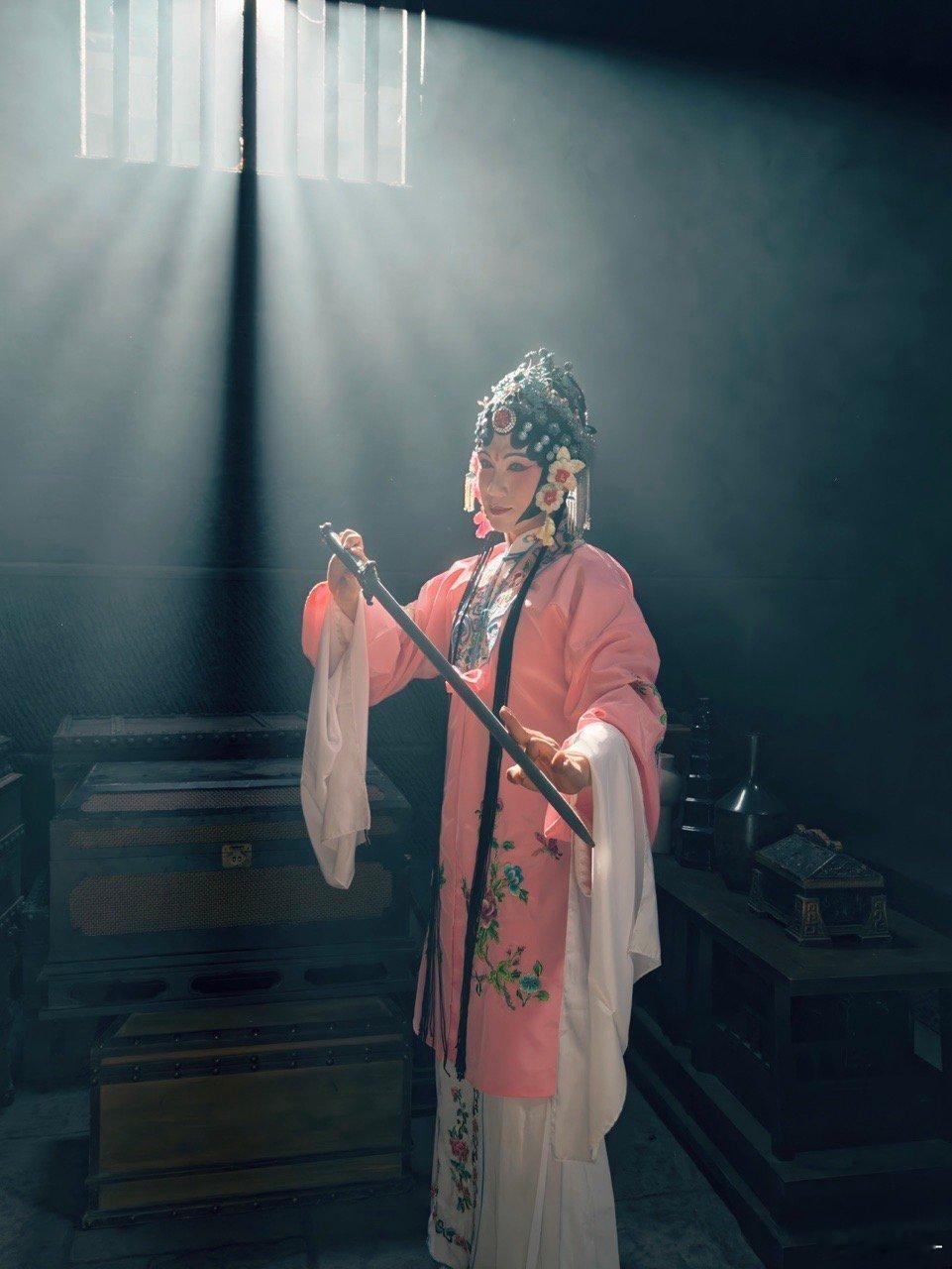 反派跌断脖子我嫌脏了台子 柳清河这恶够深刻！牺牲女眷、扮名伶放纵，戏台身份暴露遭