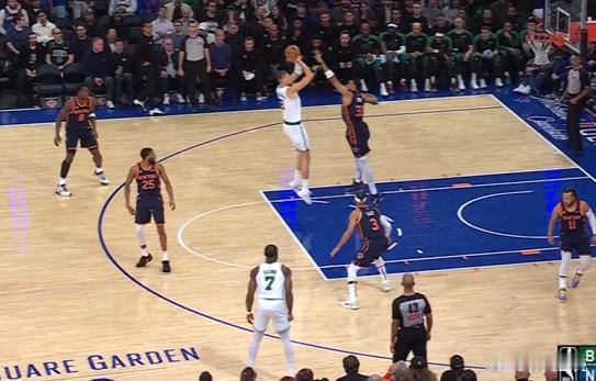 全明星后将迎来勇士首秀！回顾波尔津吉斯绿军时期高光场次1234塔图姆左翼持球发牌