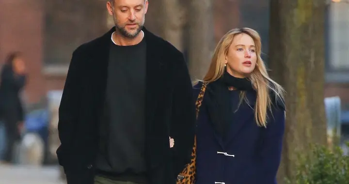 大表姐二胎“卸货”仅一周！和爱夫出街状态超赞