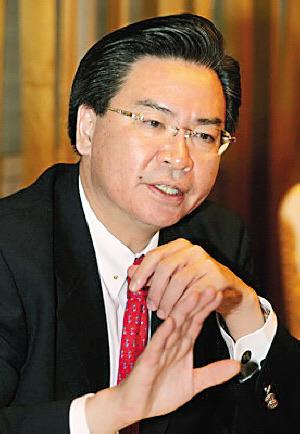 认怂了！陈水扁直言后悔从政，“台独”投机者终尝苦果

    2月7日，陈水扁在