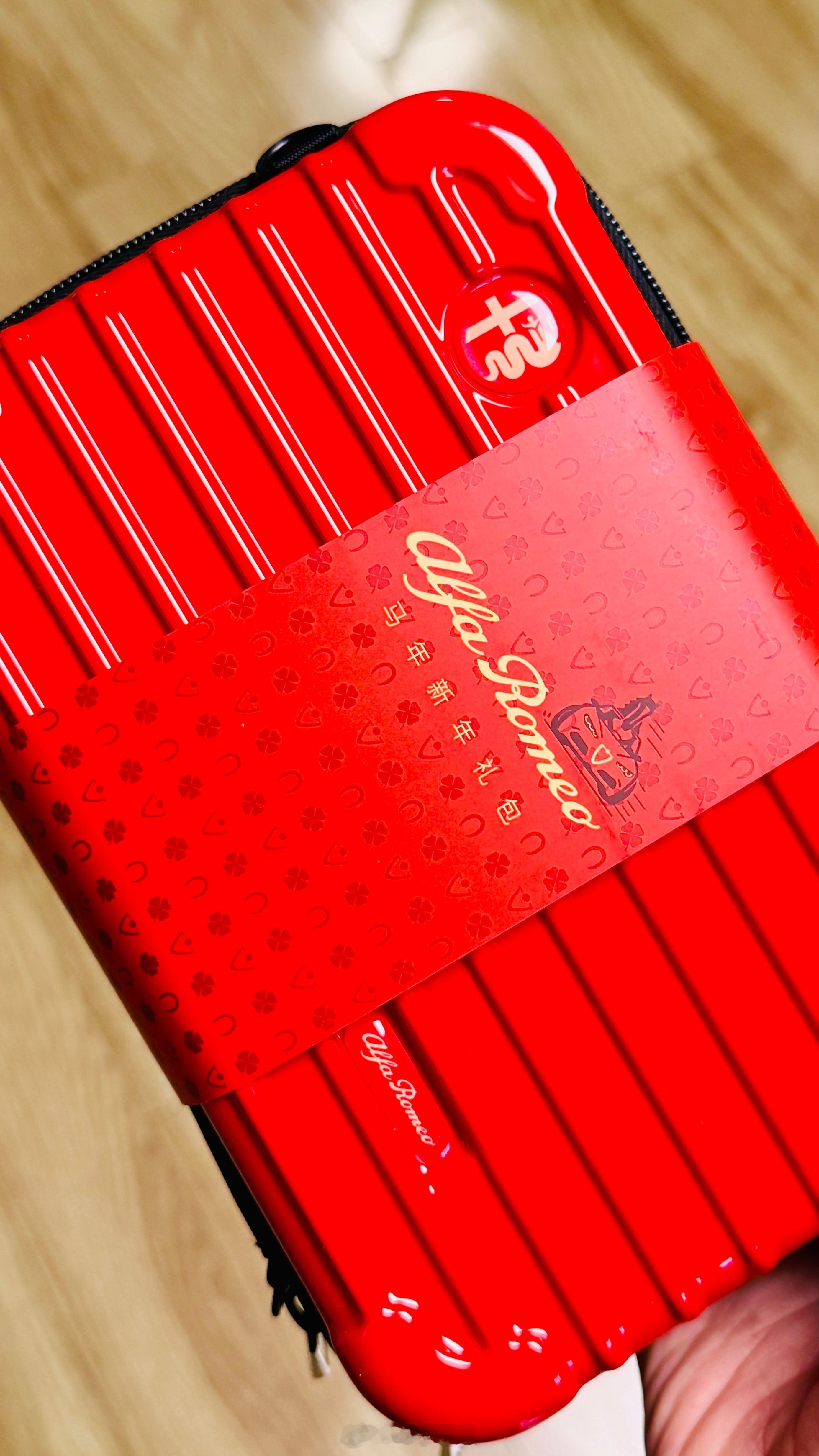 来自阿尔法·罗密欧 Alfa Romeo 新年问候！克总随感阿尔法·罗密欧FRE