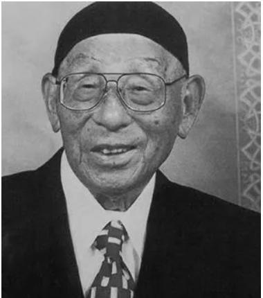 1999年，杨虎城的孙子杨瀚来到夏威夷探望张学良。谁料，张学良只冷漠地说了一句：