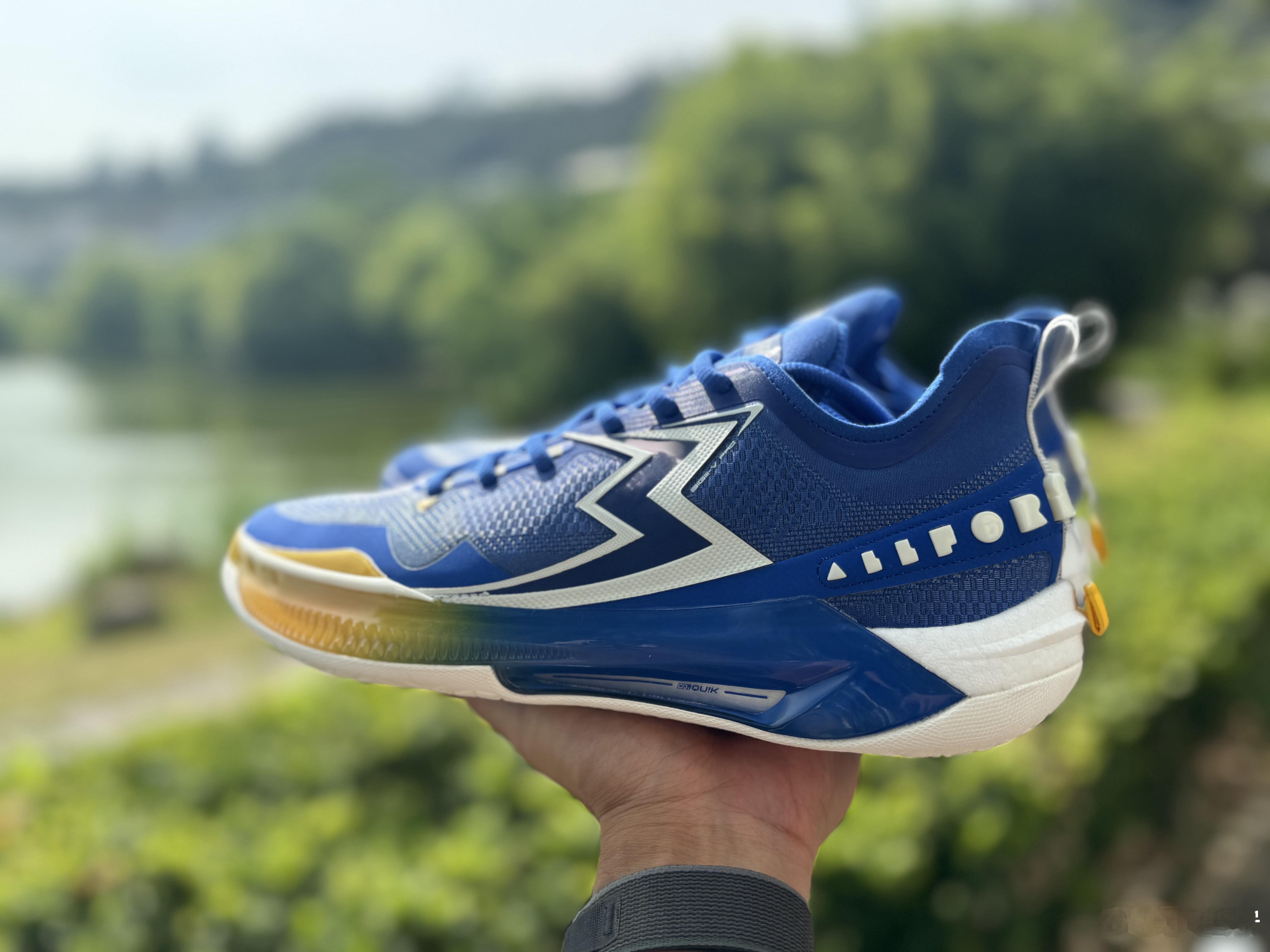 哇！新鞋！太漂亮了！  ​​​