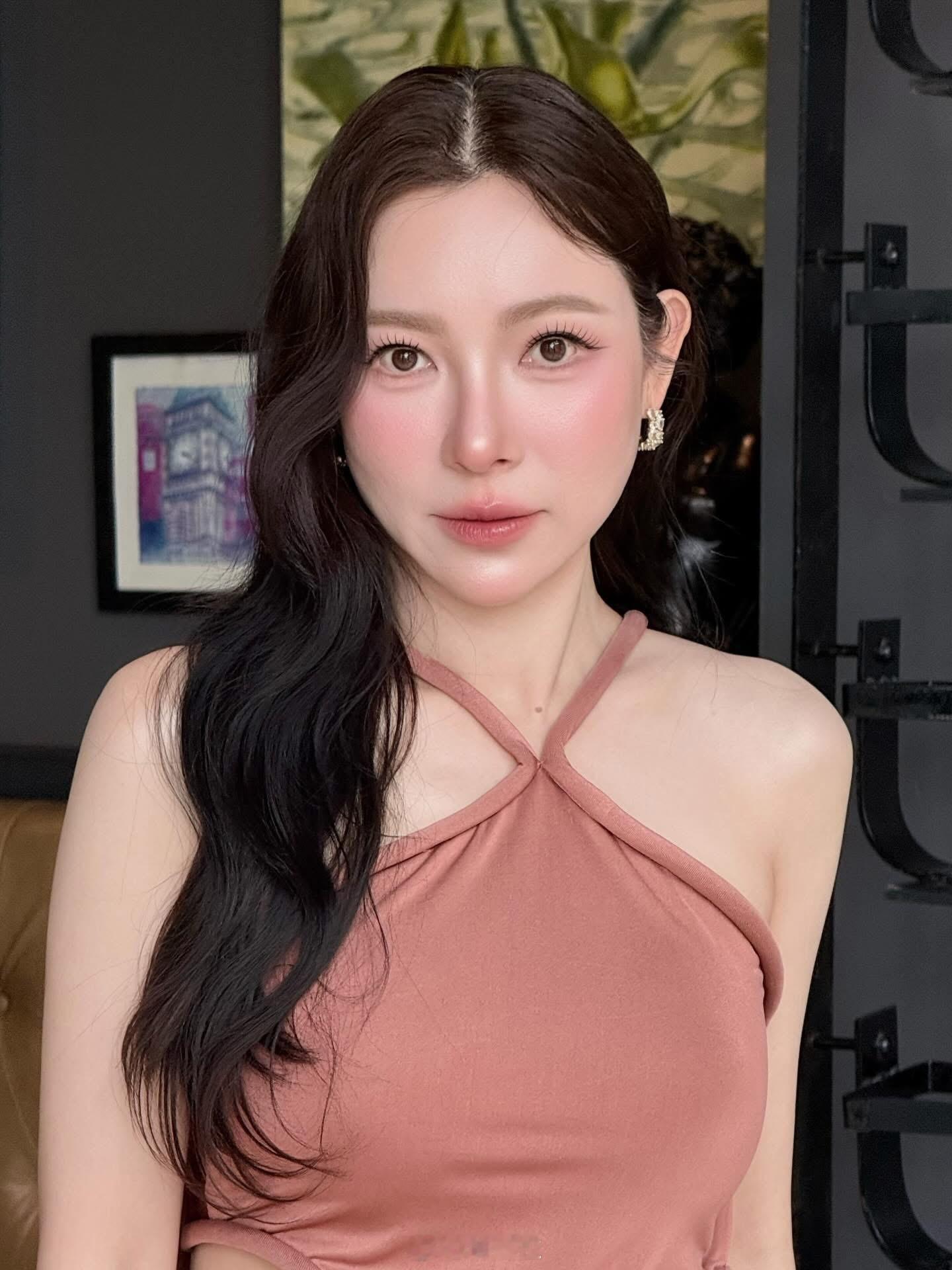 泰星DJ Tonhorm否认性侵17岁未成年48岁泰国女星DJ Tonhorm就