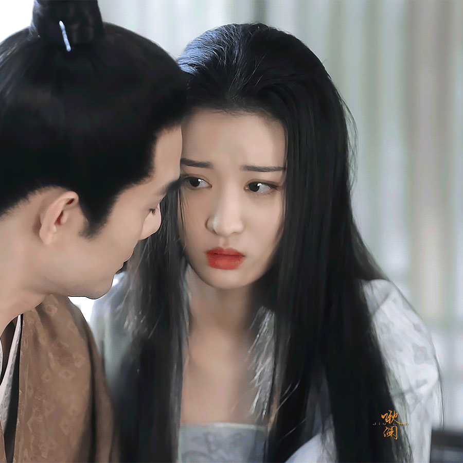 终于知道为什么都说王楚然像刘亦菲了 ​​​