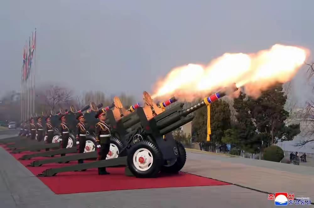 卢卡申科首访朝鲜，白俄“向东看”的生存逻辑

白俄罗斯总统卢卡申科这次去平壤，场