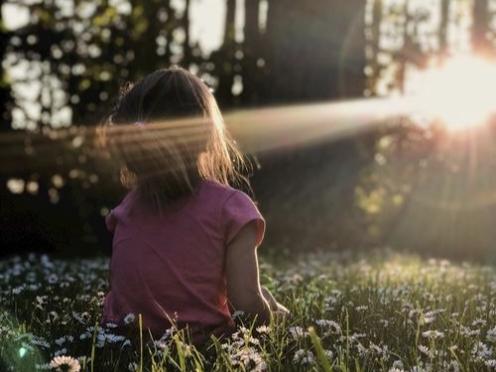 不要在乎别人说什么，自己活的开心最重！

如果别人对你很满意，那就证明你一直在吃