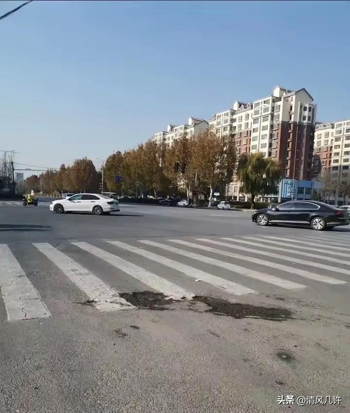 郑州富士康招工火爆，领导要求员工每人至少推荐一个，干满三个月除正常月薪5000多