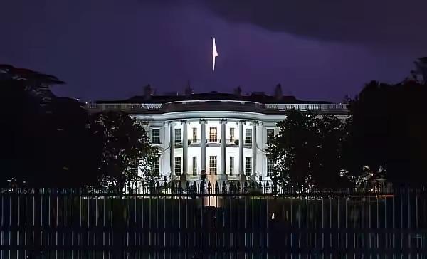 美国总统特朗普向国会进行索要财政拨款，竟然遭到了国会的反对，由民主党控制的国会对