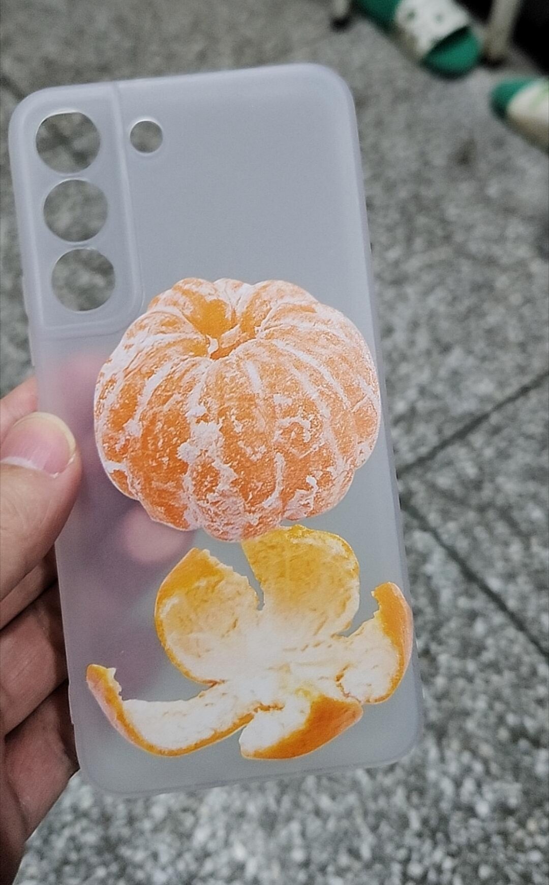 一位网友的男朋友突然换了一个这样的手机壳，怎么回事？ 