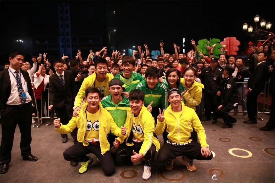 初代跑男的群像魅力 初代跑男之所以经久不衰，胜在全员真实鲜活的群像，没有剧本束缚