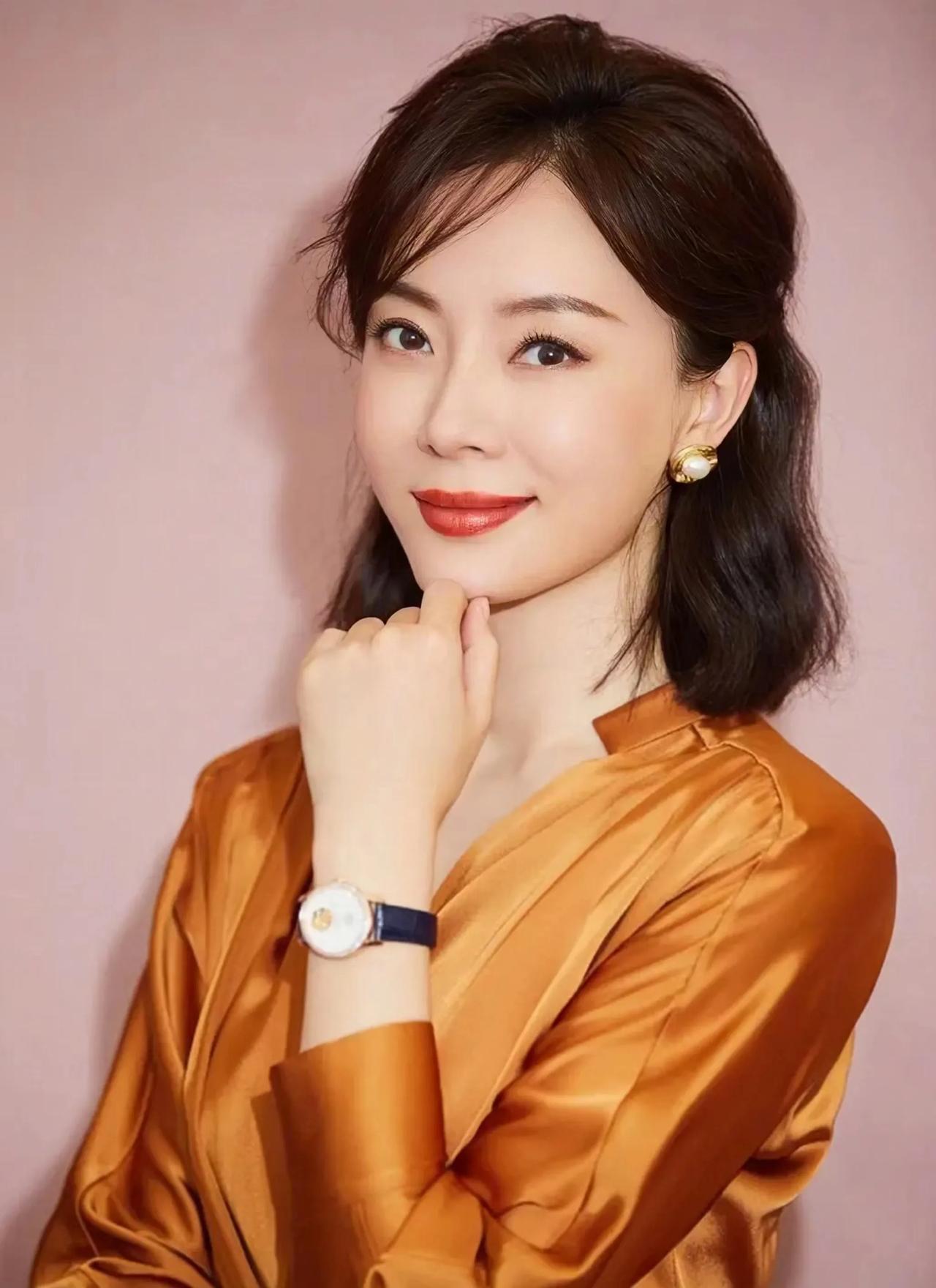 一天，陈数被问到：“你还打算要自己的孩子吗？”陈数思考一会儿，目光坚定、眼含热泪