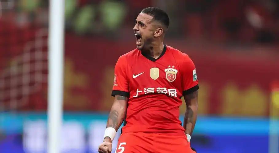 海港不少球迷赛后也是精神安慰自己！球迷表示输了超级杯终于可以不用破魔咒了！因为在