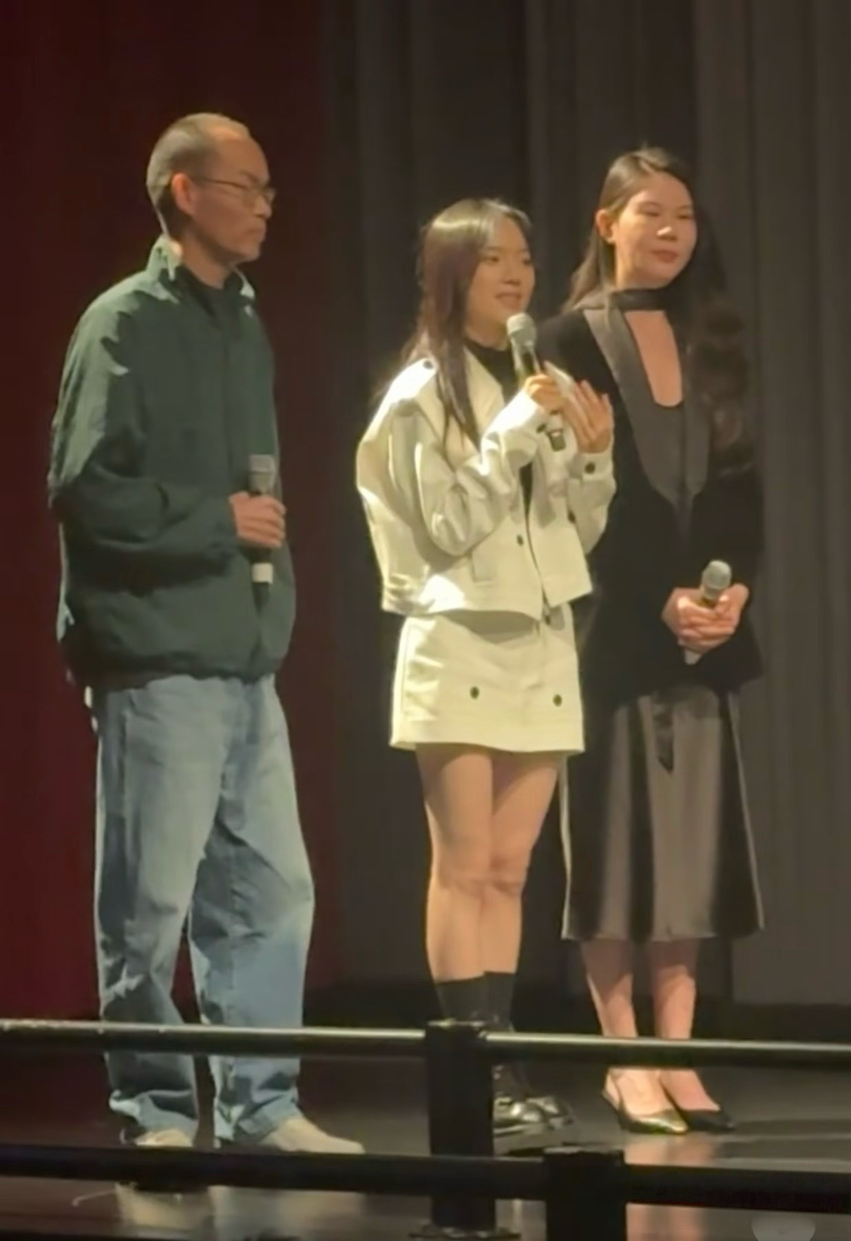 纽约亚洲国际电影节：李思潼蓝鸿春郑萱轩！终于没有穿小绿人T恤衫了，思潼这一身西装