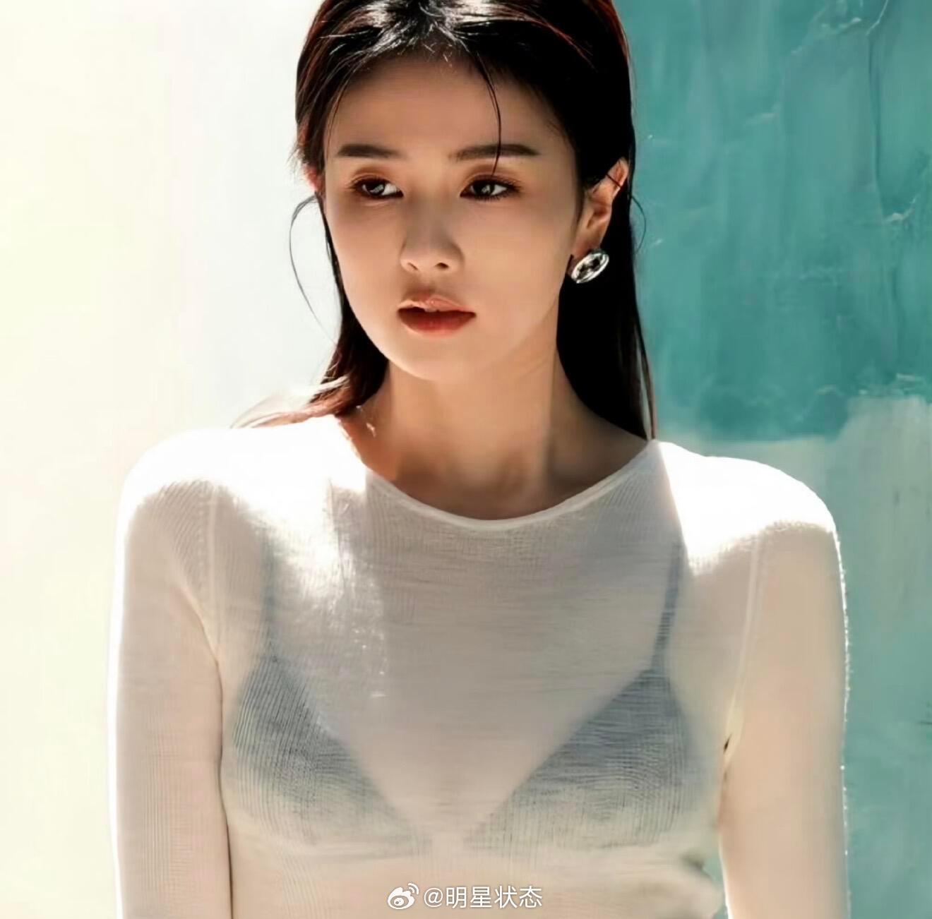 白鹿衣服穿成这样不尴尬吗？ 