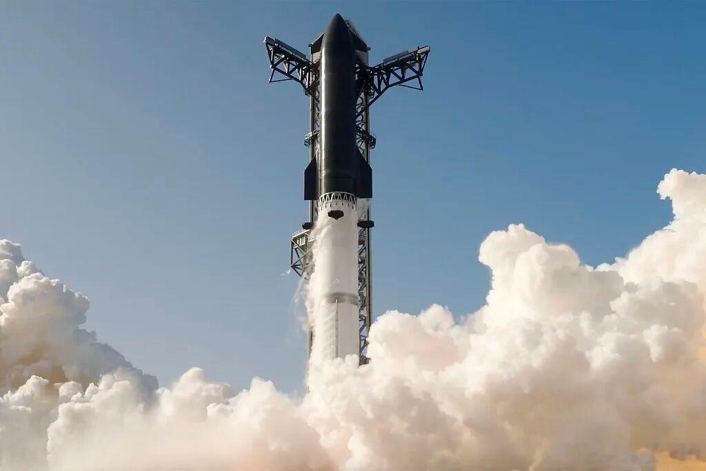 【SpaceX上市后首次试飞成功】SpaceX试飞细节 当地时间周五晚间，Spa