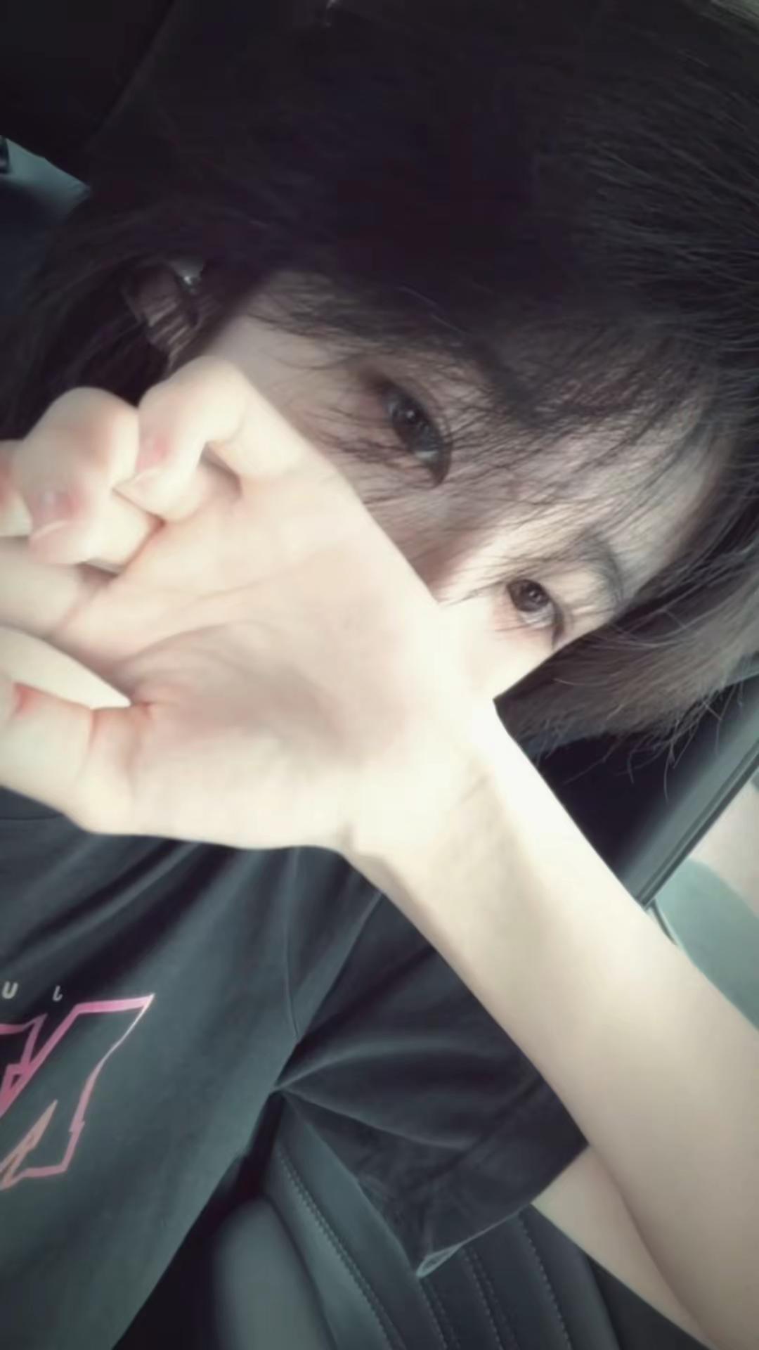 有我在你哭什么呢。justinbieber