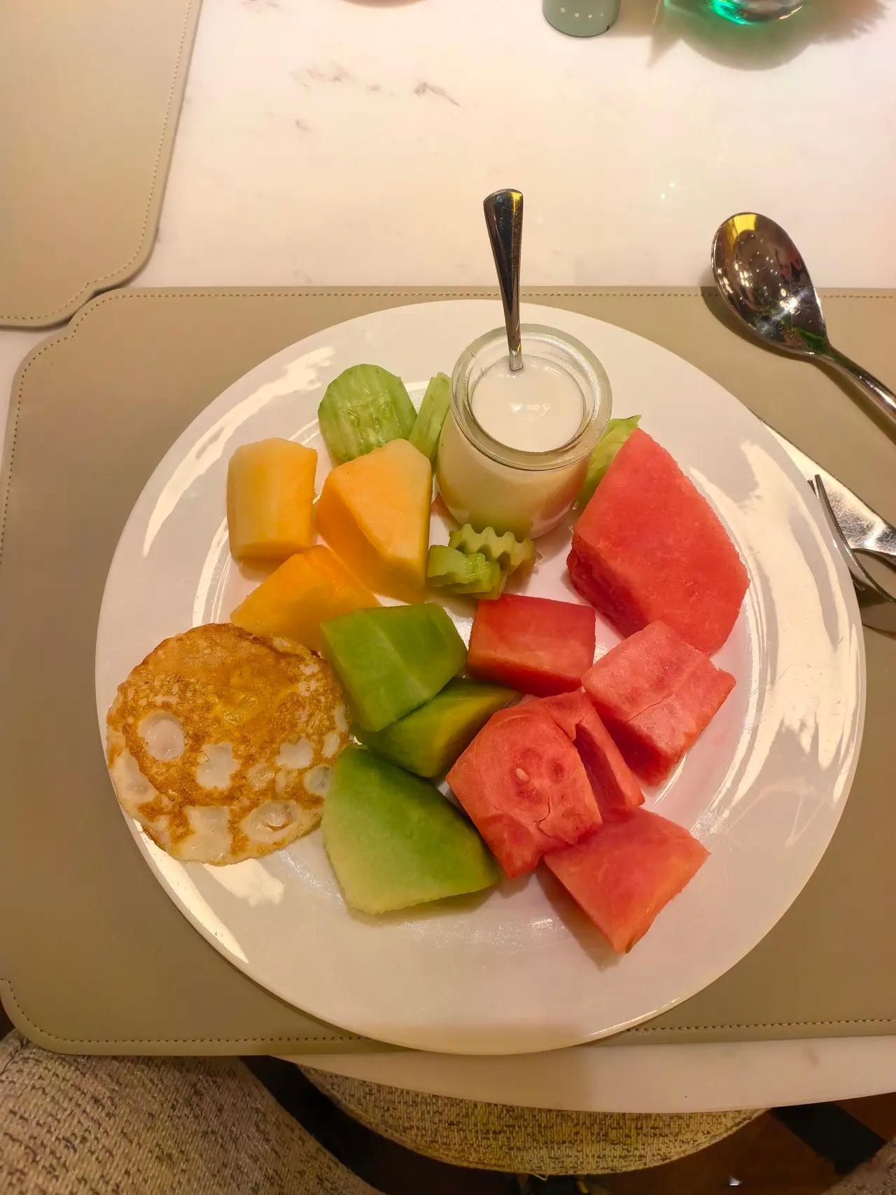 全球股市普涨，港股高开跳水，A股震荡洗盘，马年行情还在继续！ 1、美股大涨，英伟