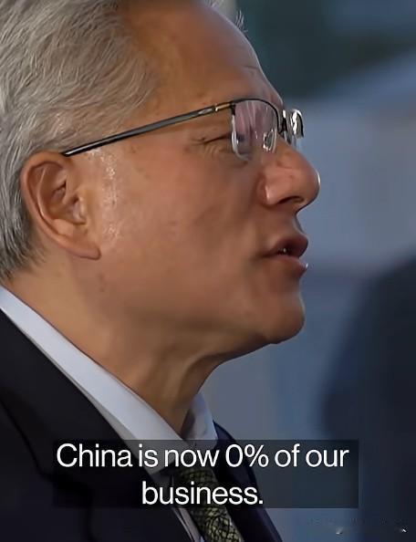 爆！
据美媒消息:特朗普团队在韩国釜山与我方会谈之前，黄仁勋主动向特朗普政府游说