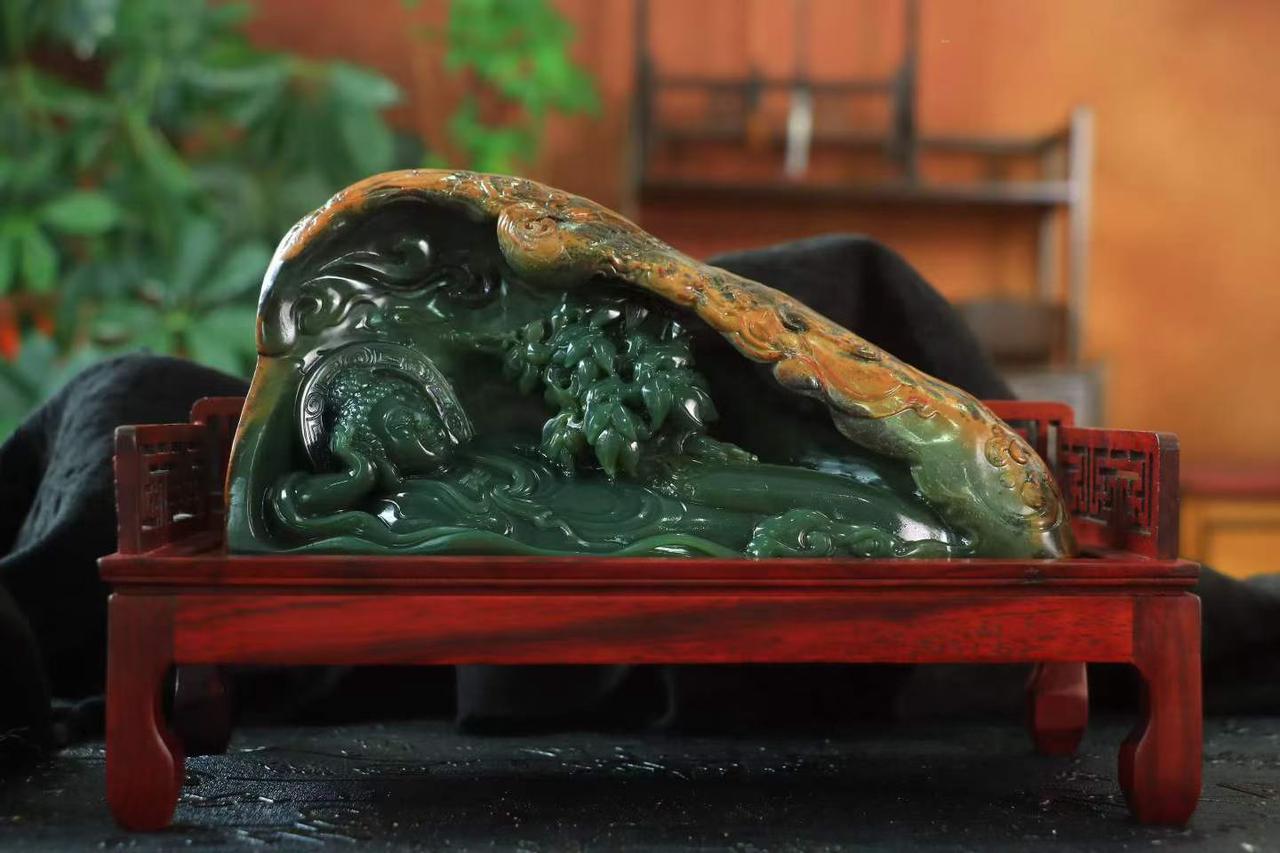 收藏·〈碧玉·大日如来·摆件〉

新疆和田碧玉，肉质细腻油润，脂润度佳～线条流畅