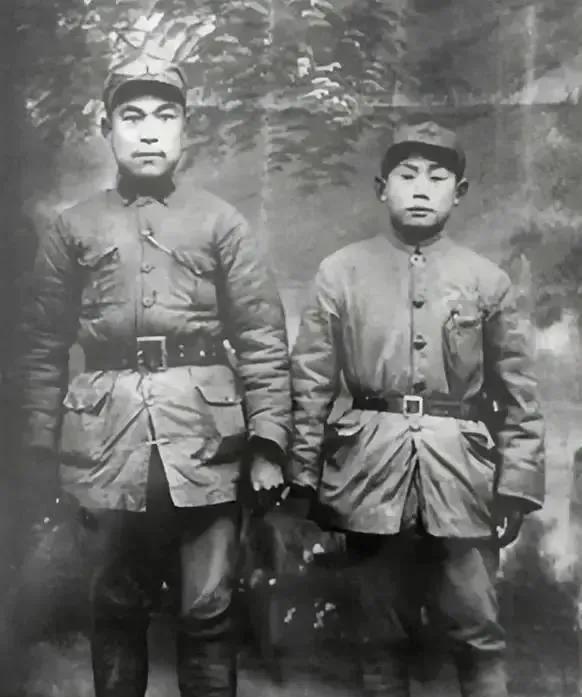 1930年，许世友端碗酒，高喊：“谁能把我摔倒，我请他喝酒！”接二连三，上来30