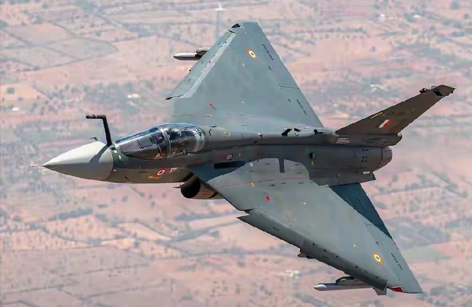 今年最大的“爆款”，竟然是印度的光辉战斗机，世界上一直说美国的F22.F35，中