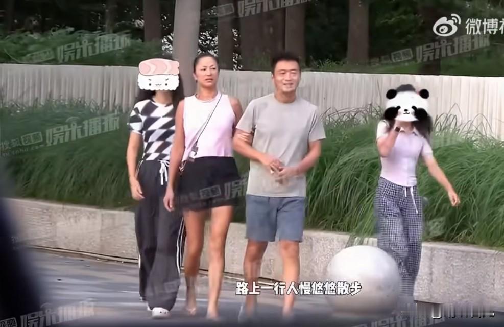 55岁的瞿颖，大概率不会生育自己的孩子了吧？

一则是年龄偏大，二则是与她稳定同