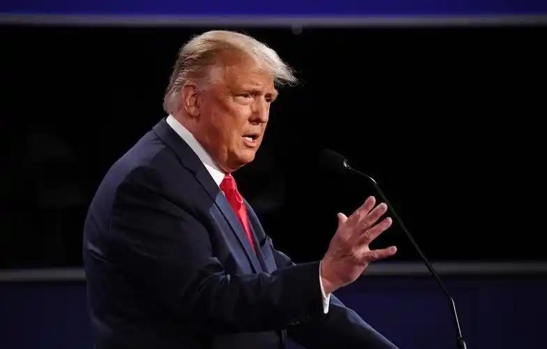 万万没想到！美国政客绞尽脑汁要把中国汽车挡在门外，他们的老百姓却排着队去墨西哥“