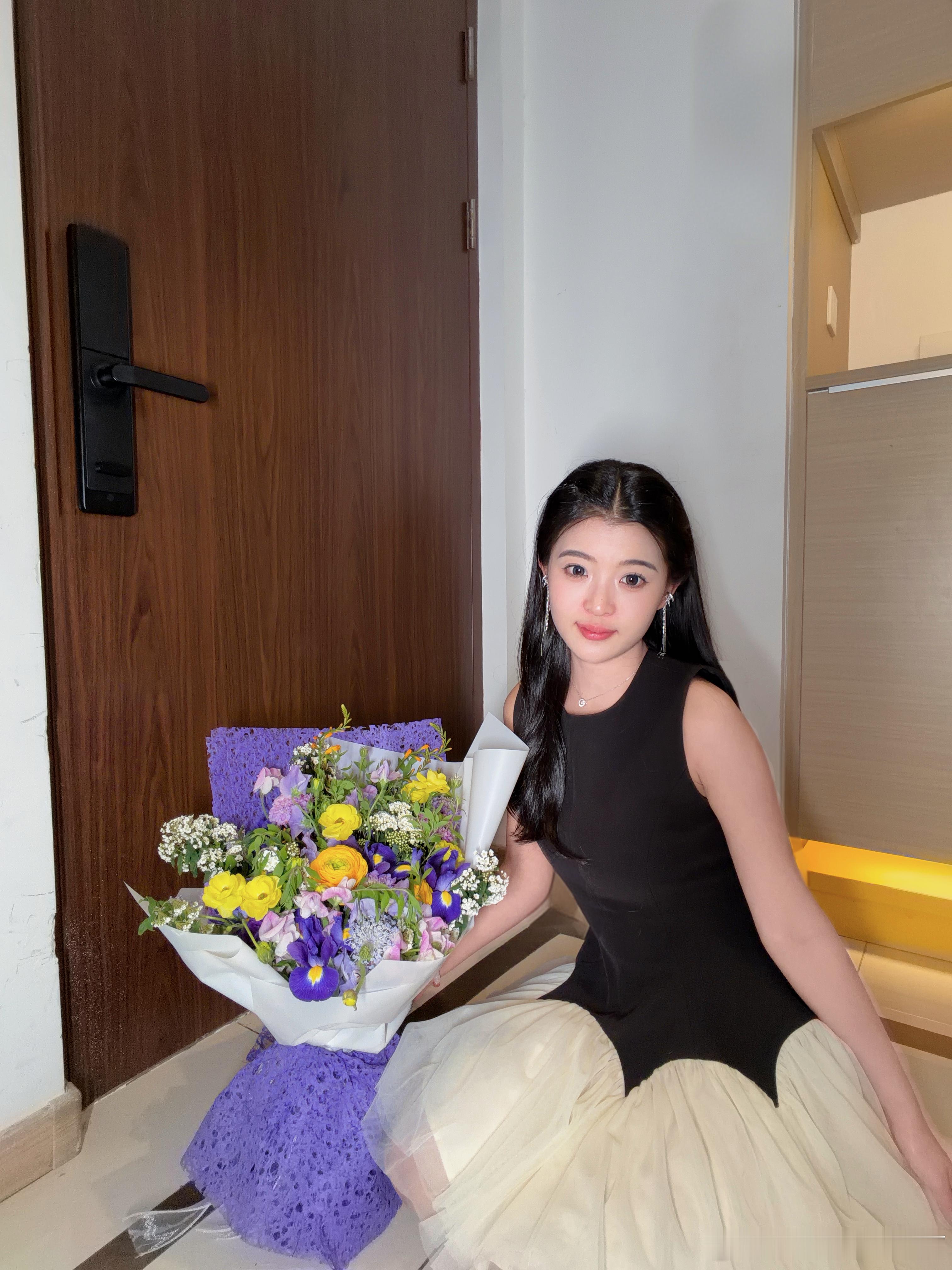 收到一束启境的花，很有仪式感～启境GT7品牌大使杨采钰