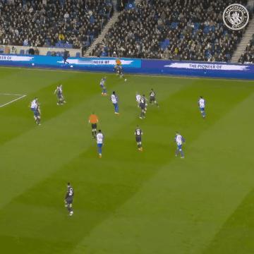英超：德布劳内首开记录福登双响！曼城客场4-0布莱顿
本场比赛的胜利让曼城在少赛