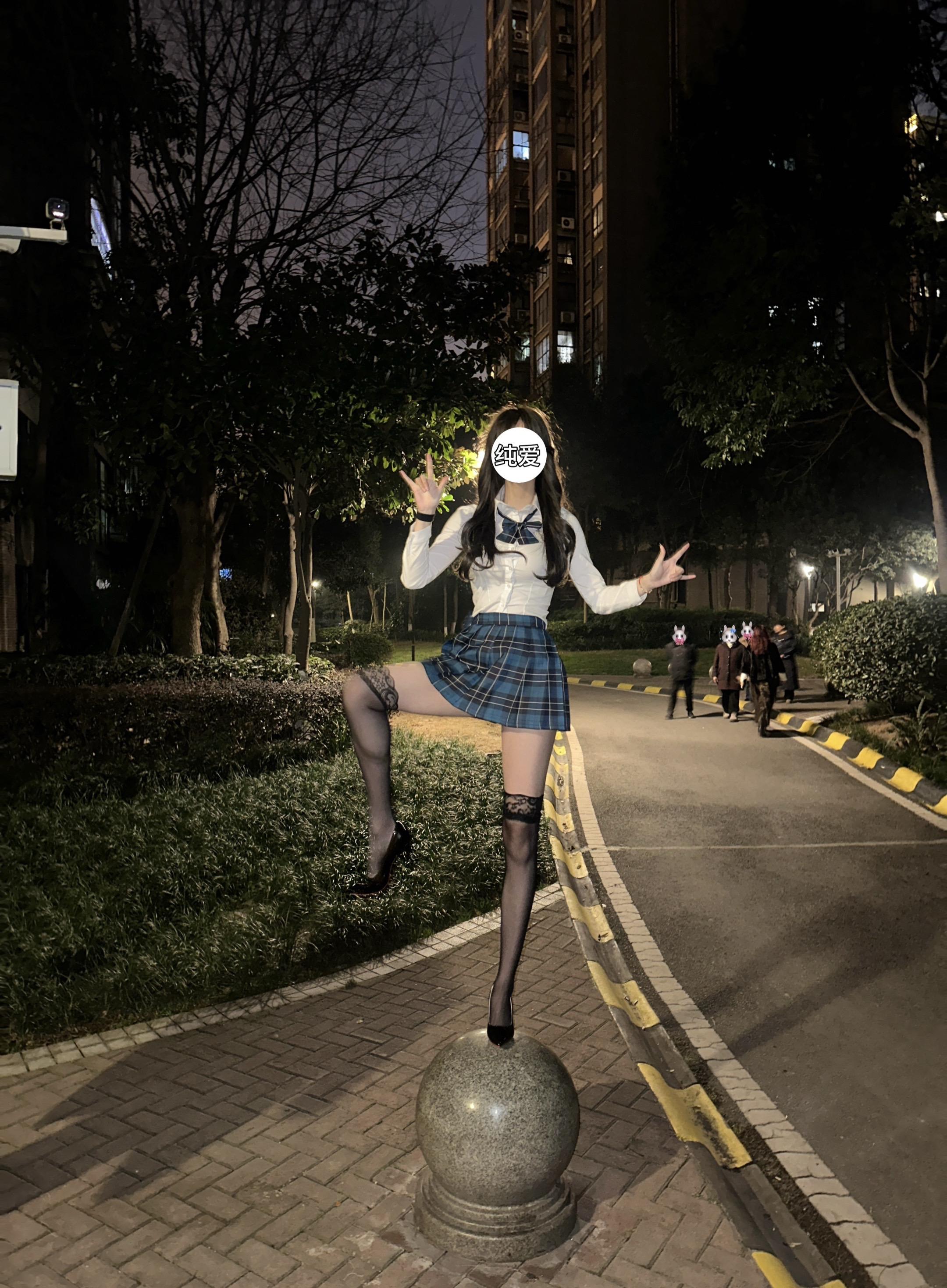 抽象36.0。已成年 无不良引导