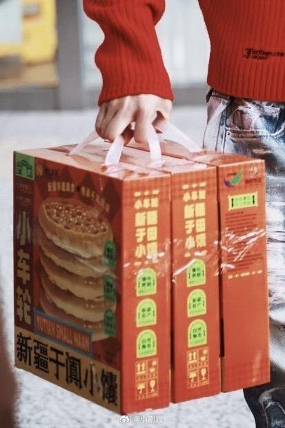 鹭卓winner不是 他这手真有劲啊！！！ 一直很喜欢手指有劲的男人😋😋鹭卓