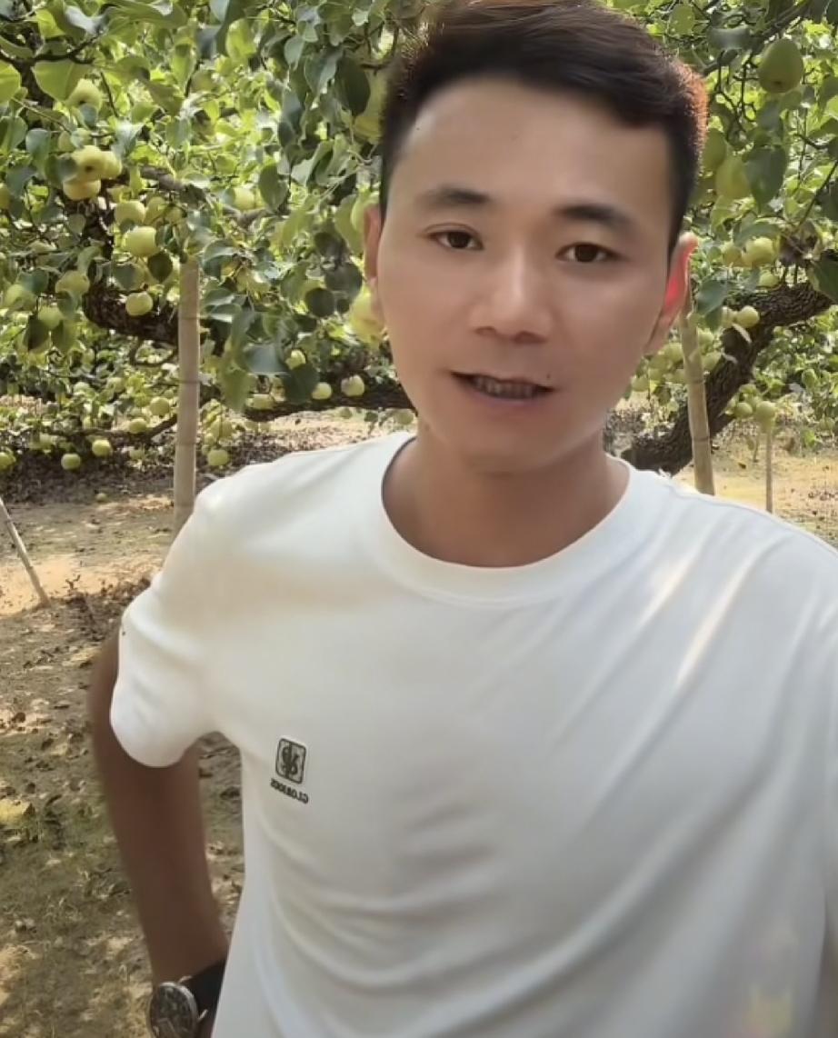 厉怀远宣布要在梨园举办活动
厉怀远涨粉林丽掉粉原因很现实

厉怀远今天直播说要在