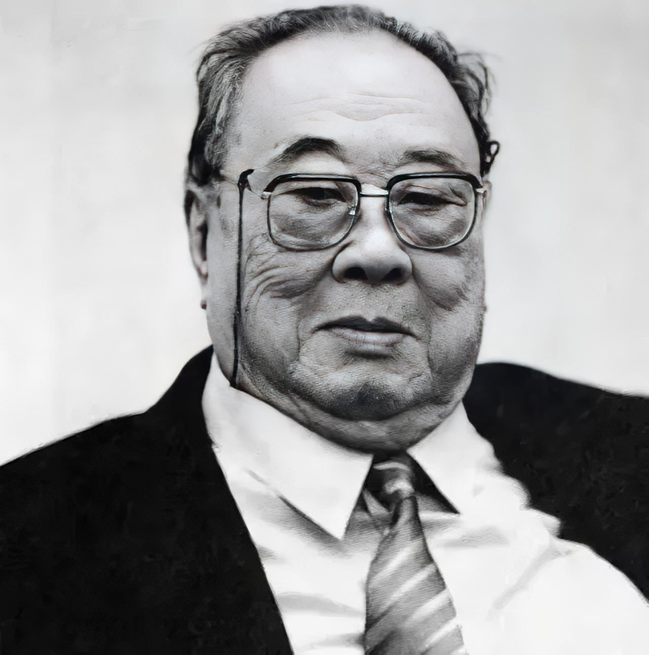 1959年9月，人民大会堂提前竣工，在落成庆功宴上，周总理向总建筑师张镈敬酒，说