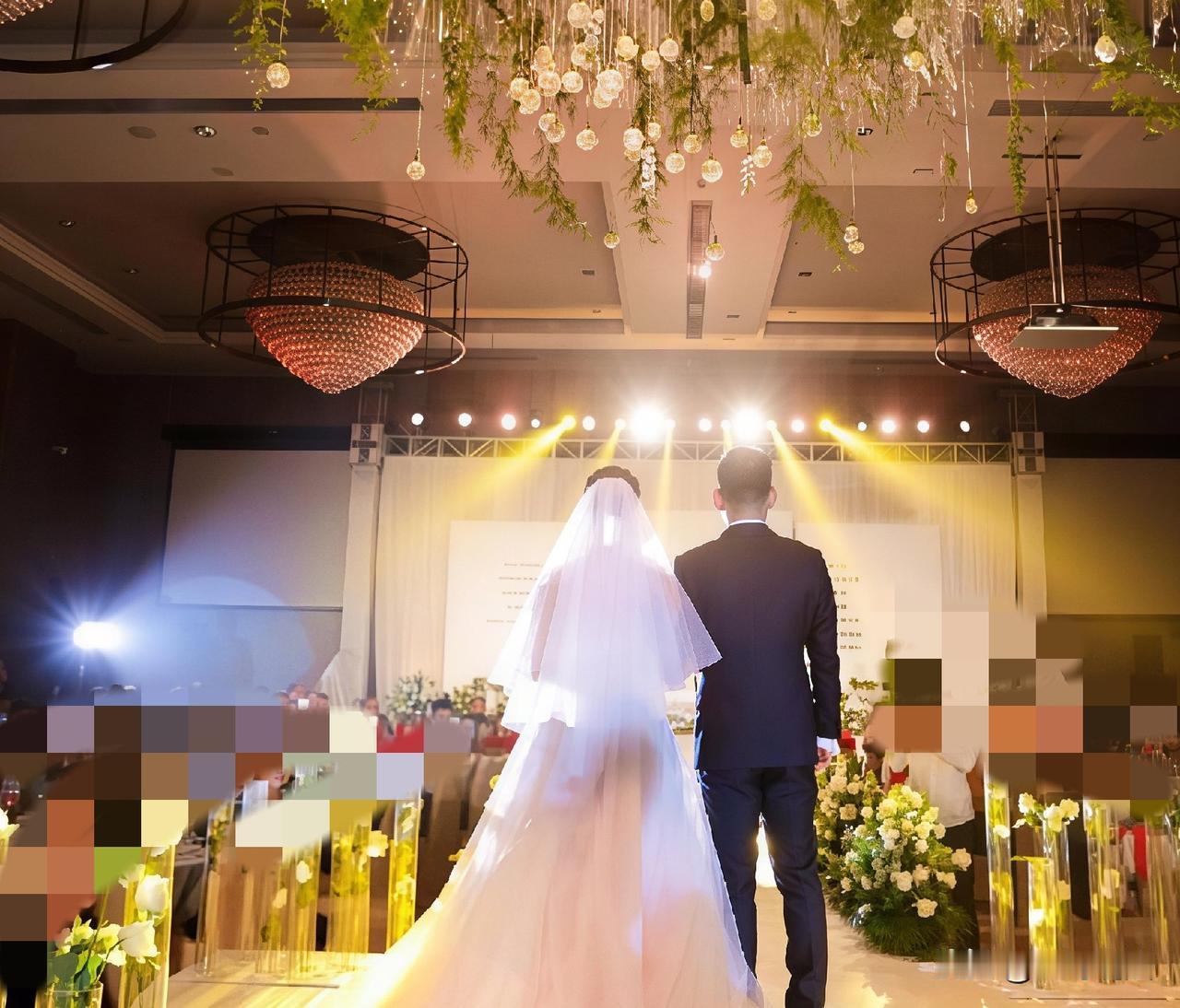 “这就是骗人的下场！”广东广州，一女子和男子相亲认识，2个月后就举办了婚礼，可婚
