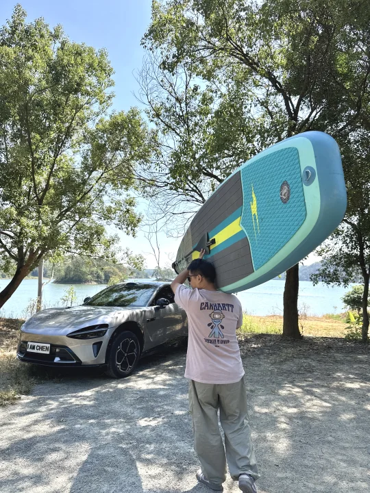 外界的声音都是参考 你不开心就不要参考