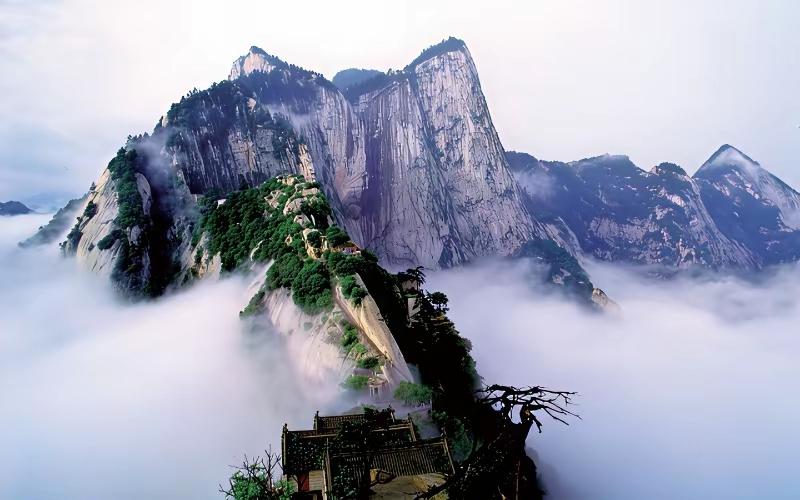 三山五岳撑天地
四海九州亦春秋