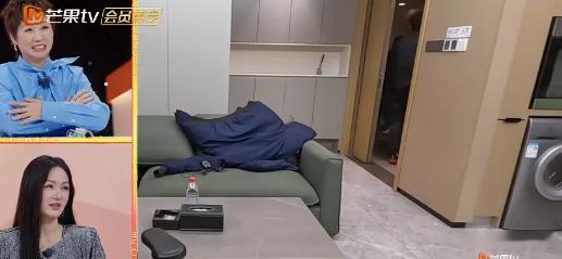 一诺双手插兜的秋衣调停者我家那小子 朋友聚会最怕闹僵，还好一诺这个“秋衣调停者”