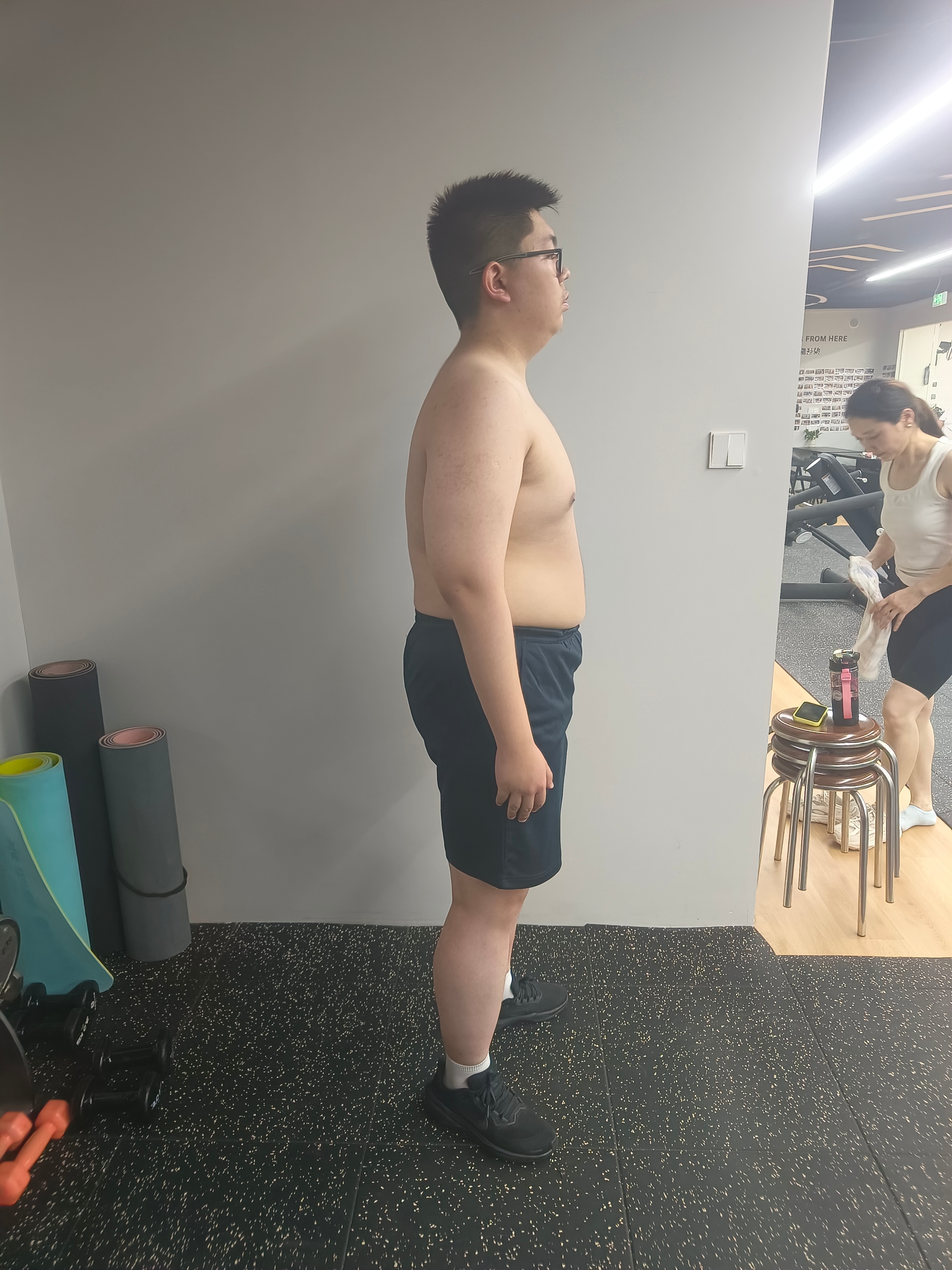 武汉减肥 武汉崔壮减肥班捌月暑期班赵彦捷17岁高中毕业生，身高180，一个月体重