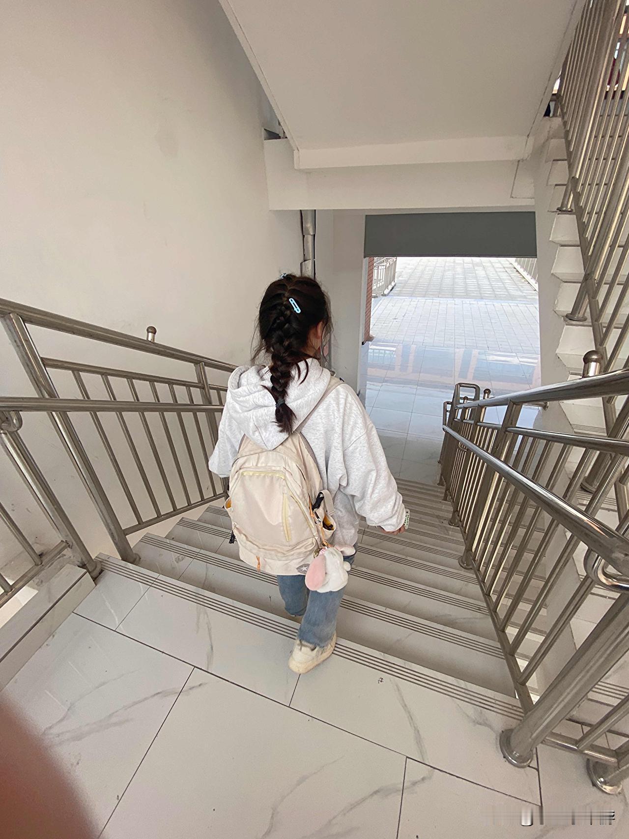 晒图笔记大赛女儿的上学日常